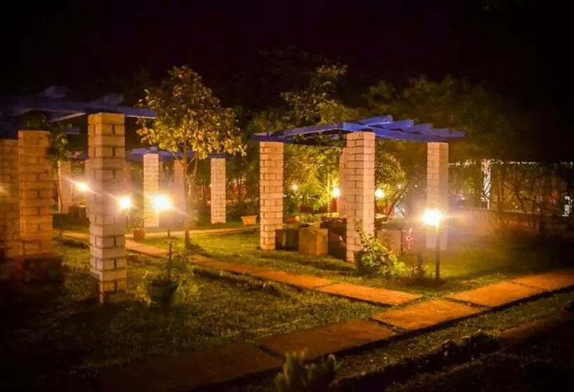 Hotelli Regenta Resort Century