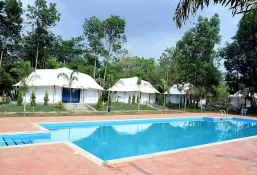 Hotelli Regenta Resort Century