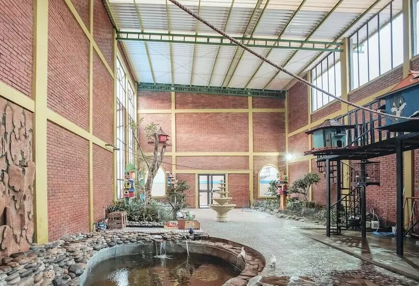 Hotel River Walk Urban Camping House