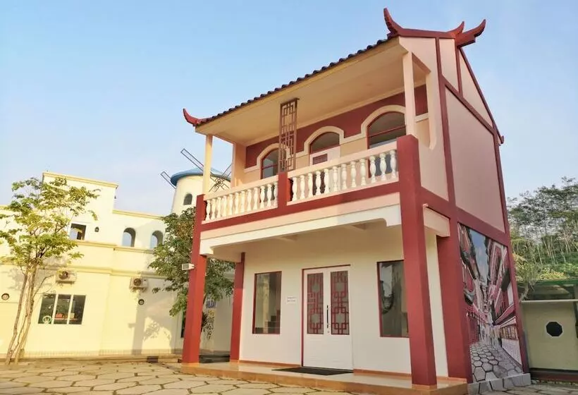 Hotel River Walk Urban Camping House