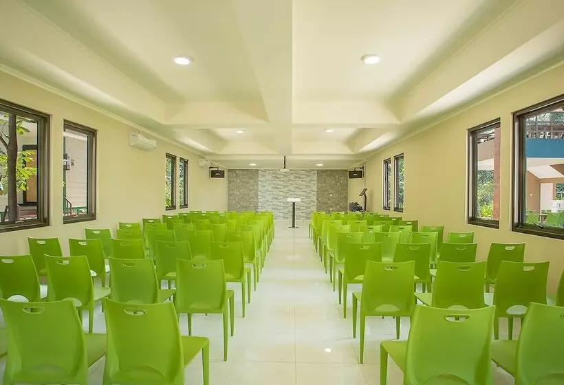 Hotel River Walk Urban Camping House