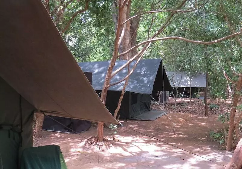 ホテル Ruhunu Safari Camping   Udawalawe