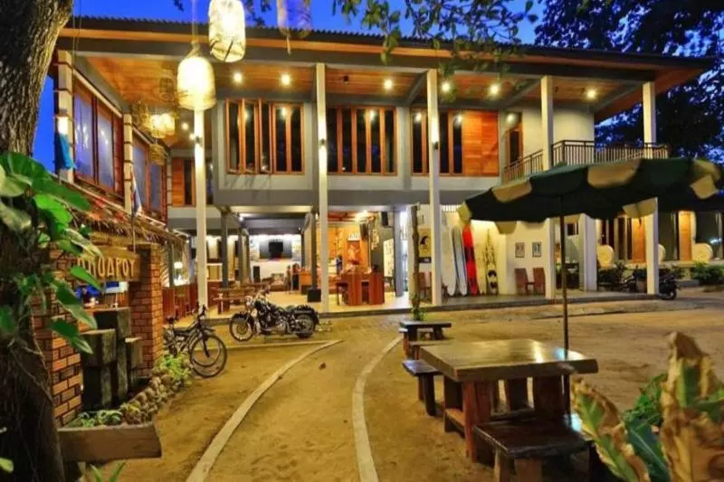 ホテル Sichon Cabana Beach Resort