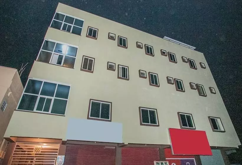 Hotelli Sri Guru Residency By Oyo Rooms