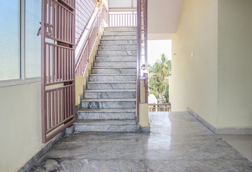 酒店 Sri Guru Residency By Oyo Rooms