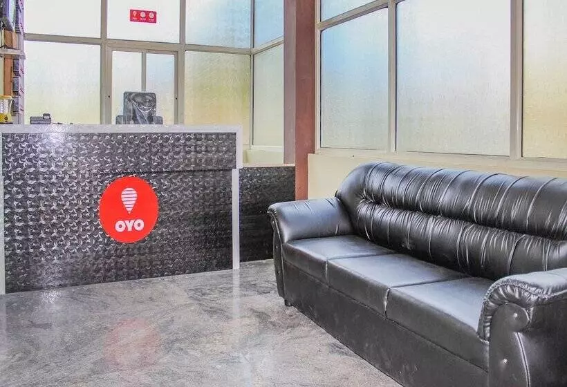 Hotelli Sri Guru Residency By Oyo Rooms