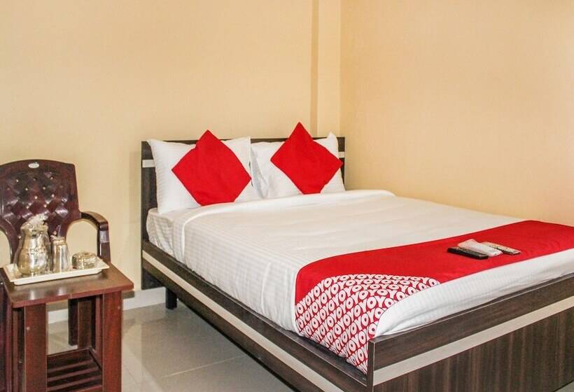 酒店 Sri Guru Residency By Oyo Rooms