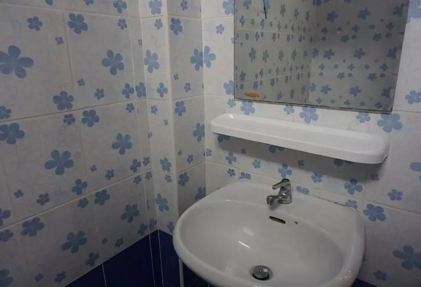 هتل The Infinity House