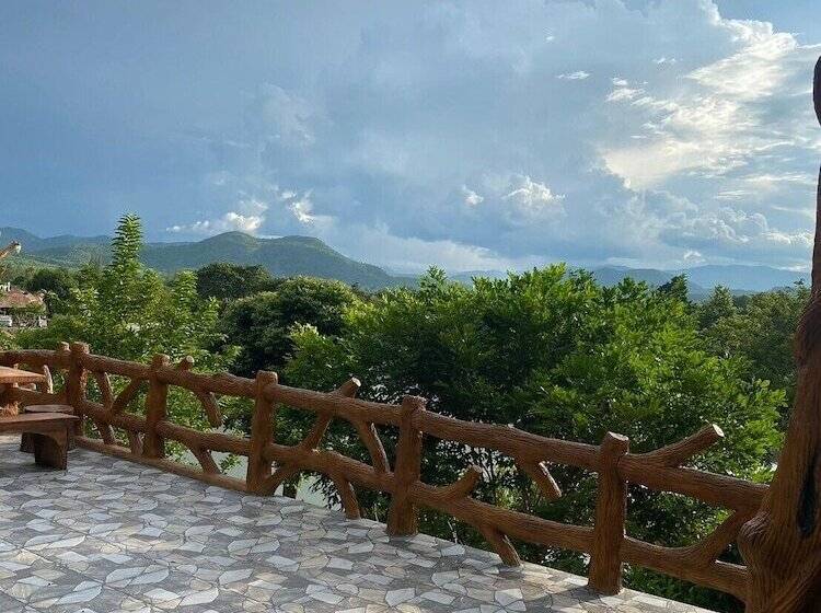 هتل Timberland And Fruit Resort