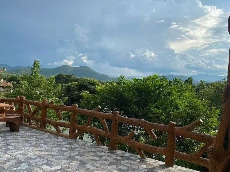 ホテル Timberland And Fruit Resort