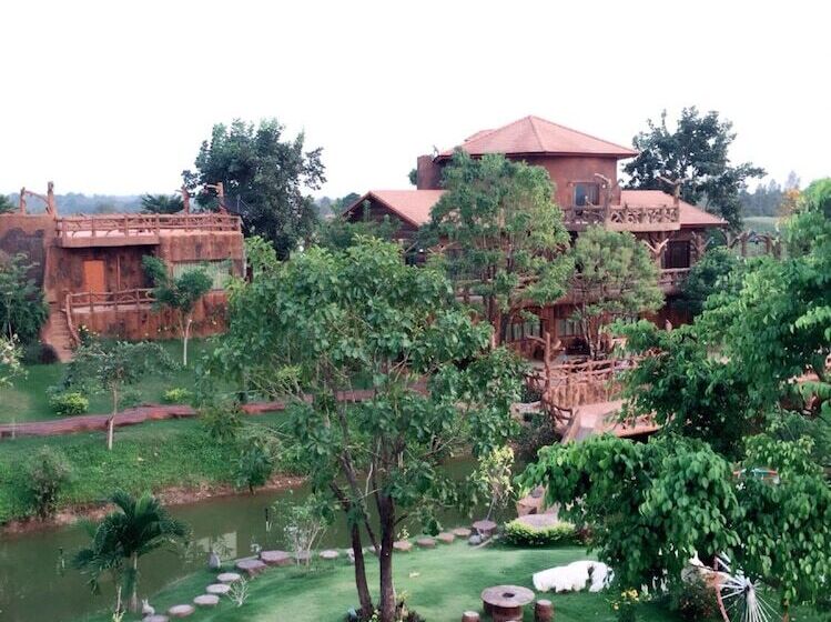 هتل Timberland And Fruit Resort