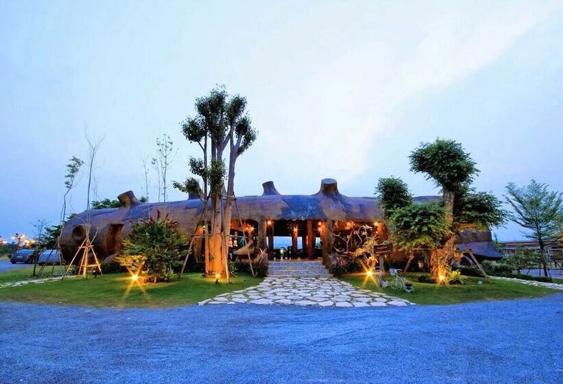 هتل Timberland And Fruit Resort