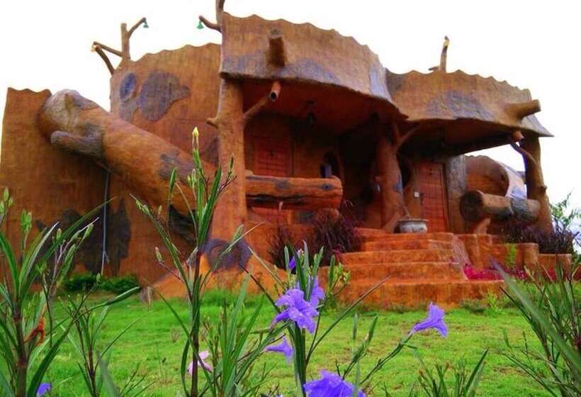 هتل Timberland And Fruit Resort