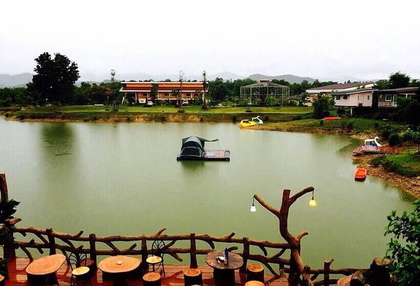 هتل Timberland And Fruit Resort