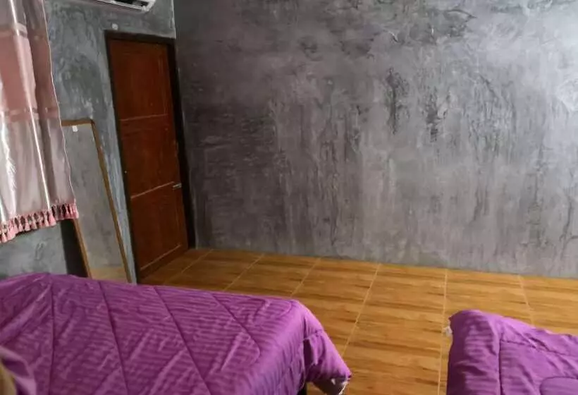 Majatalo Baan Raiplaysoi Homestay