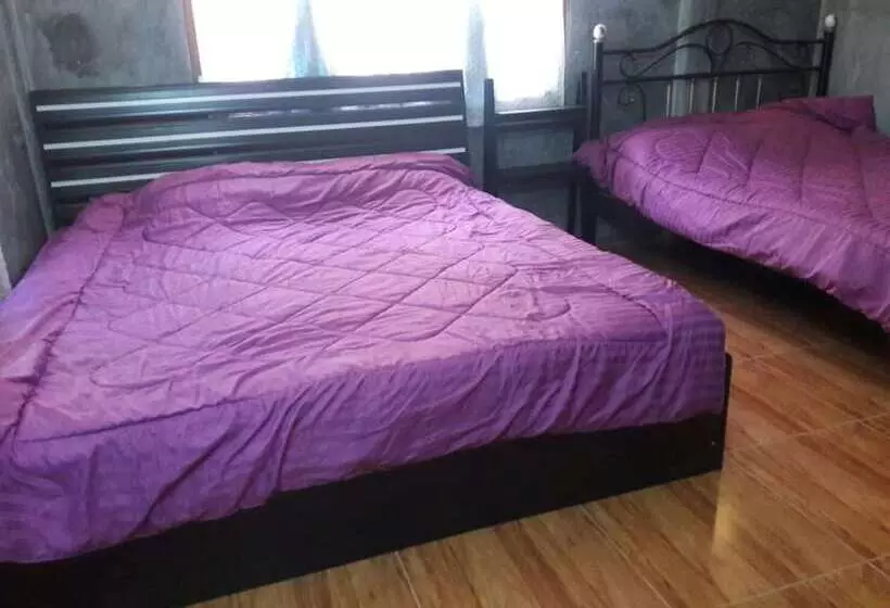 Majatalo Baan Raiplaysoi Homestay