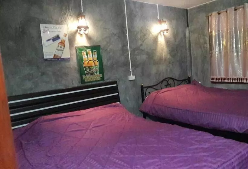 Majatalo Baan Raiplaysoi Homestay