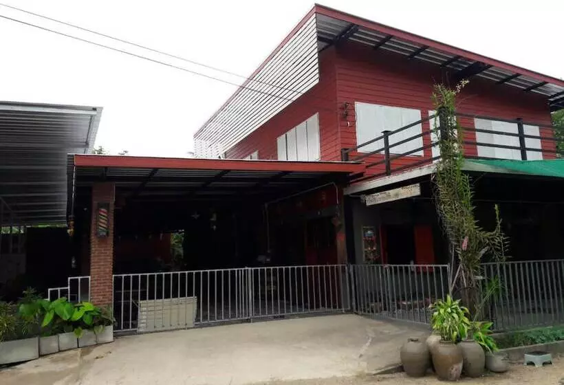 Majatalo Baan Raiplaysoi Homestay