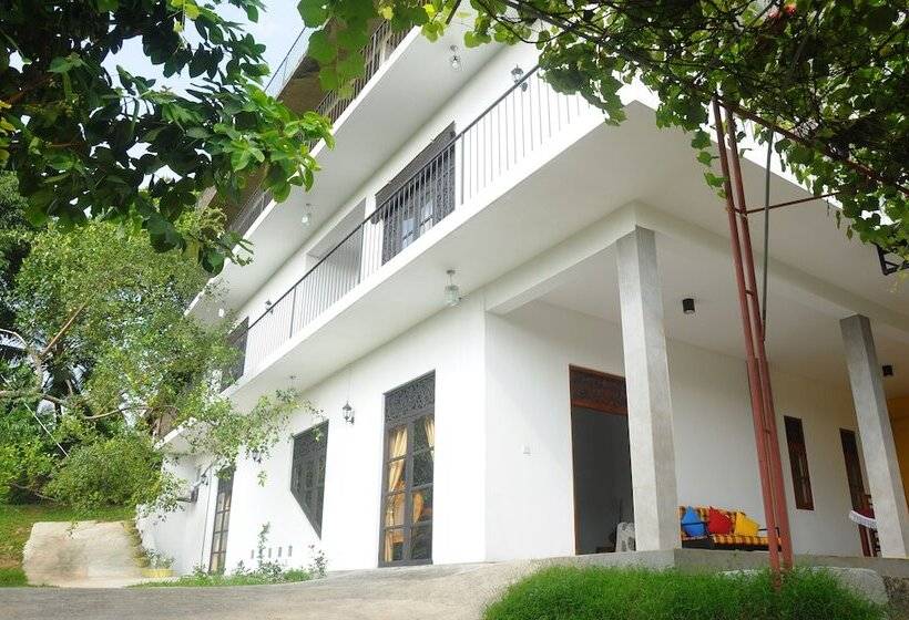 بنسيون The Colombo Village