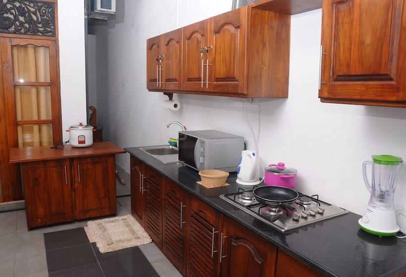 بنسيون The Colombo Village