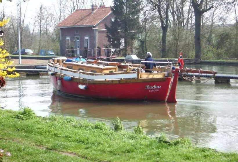 Majatalo La Chaumière Du Tordoir