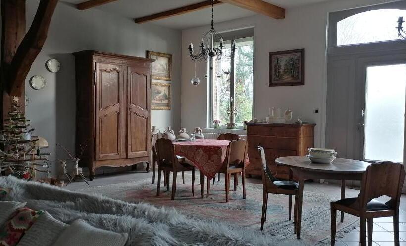 بنسيون La Chaumière Du Tordoir