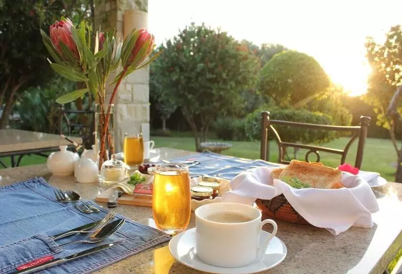 Majatalo Paradise Cove Country House