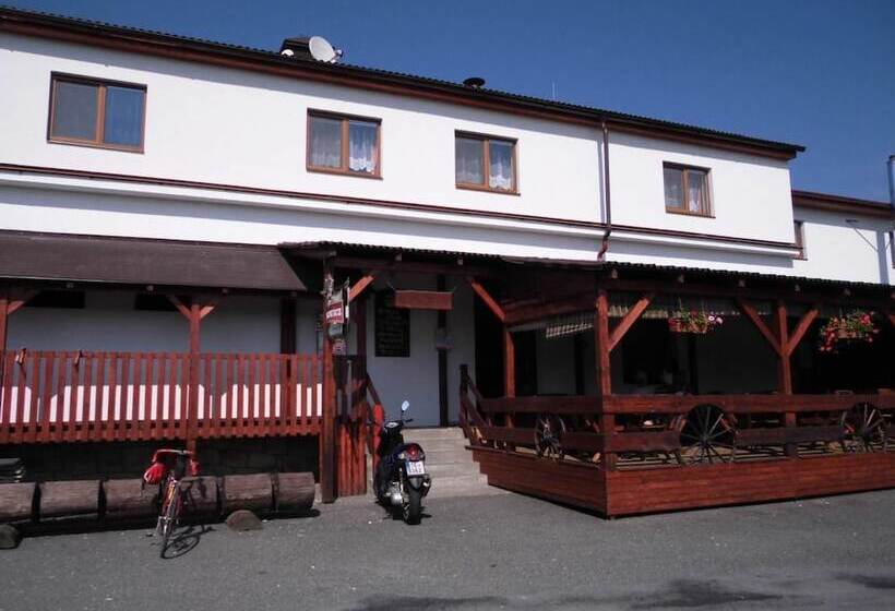 פנסיון Penzion Country Steak Restaurant