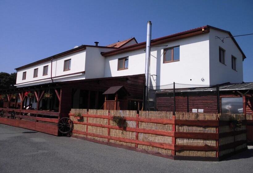 פנסיון Penzion Country Steak Restaurant