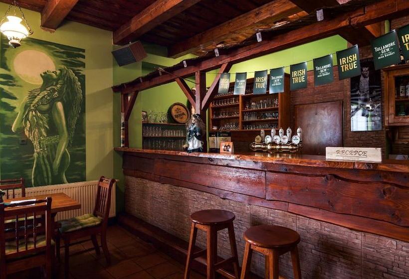 פנסיון Penzion Country Steak Restaurant