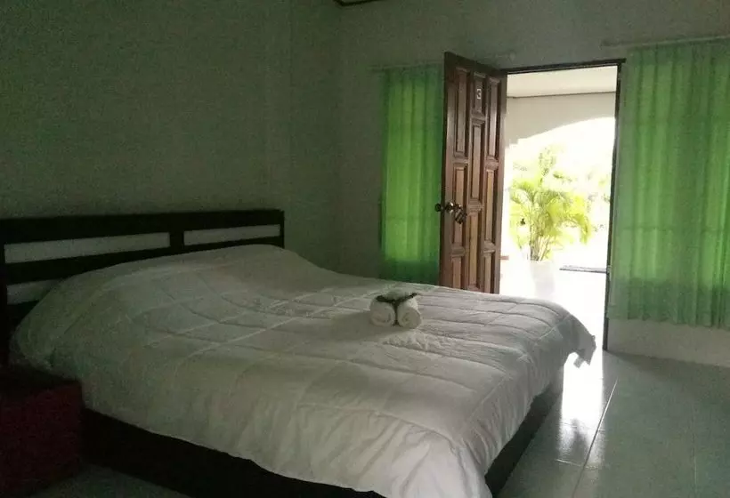 リゾートホテル Baan Suan Varaphan