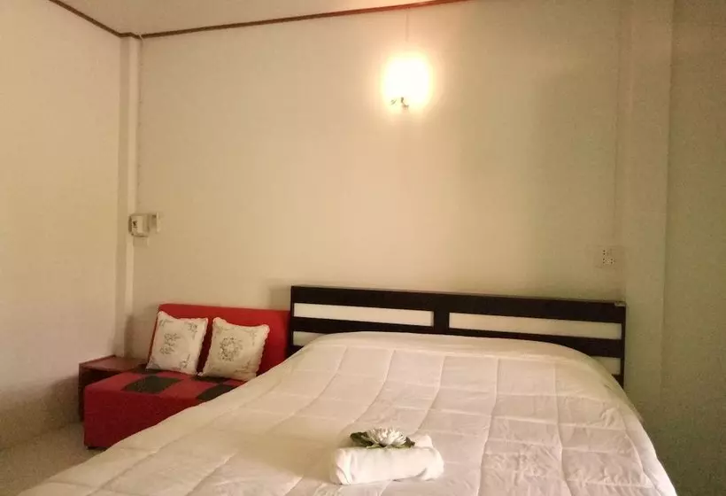 リゾートホテル Baan Suan Varaphan