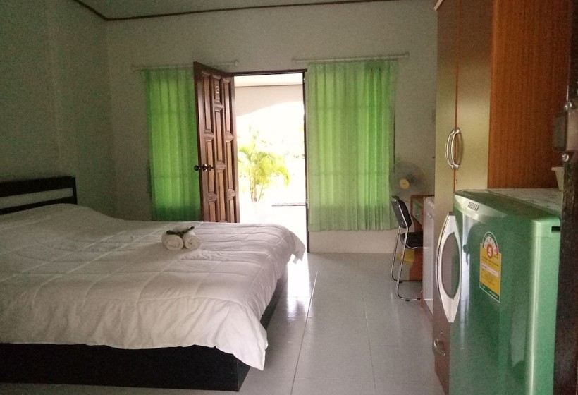 리조트 Baan Suan Varaphan