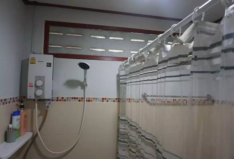 リゾートホテル Baan Suan Varaphan