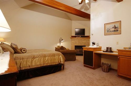 Country Garden Inn & Motel