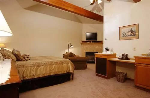 Country Garden Inn & Motel