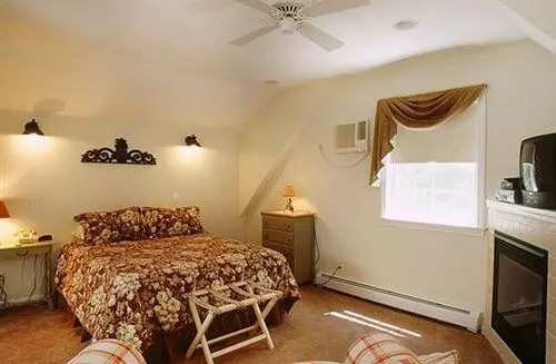 Country Garden Inn & Motel