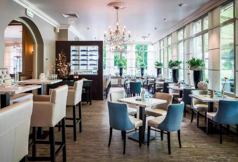 Hampshire Hotel   Avenarius