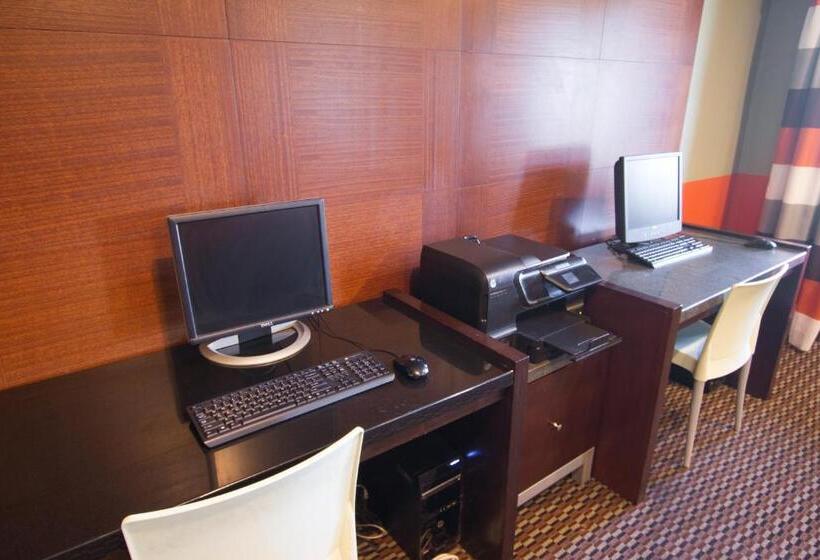 Отель Scottsdale Parkview