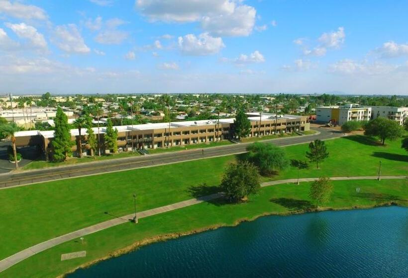 Отель Scottsdale Parkview