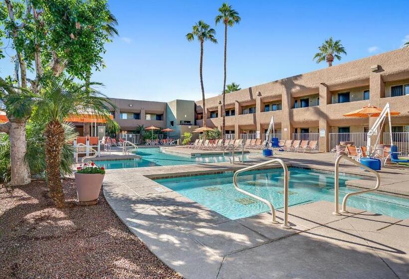 Отель Scottsdale Parkview