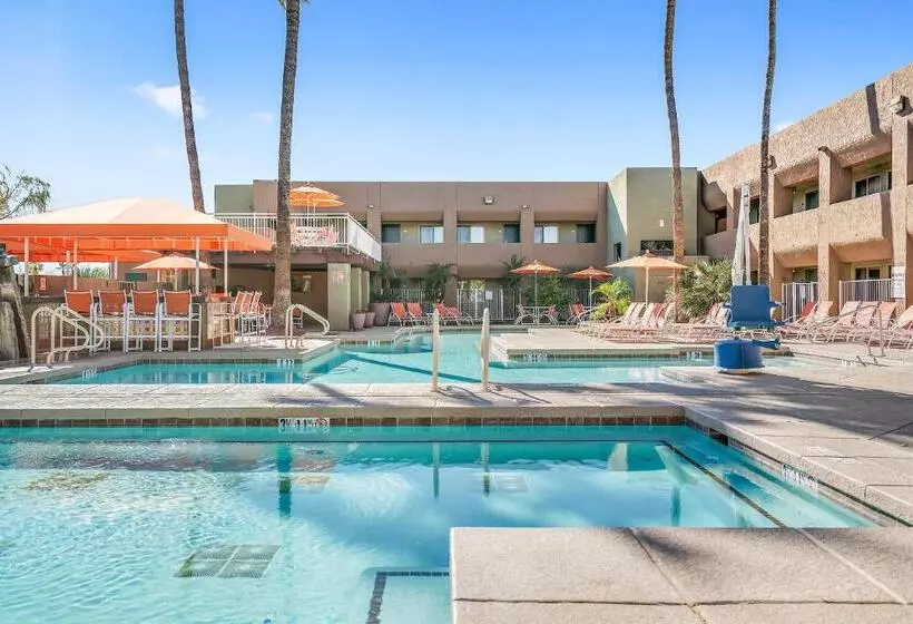 هتل Scottsdale Parkview