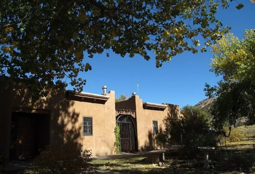 בית מלון כפרי Abiquiu Inn