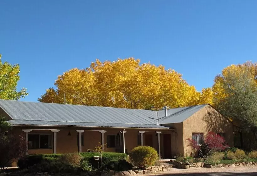 בית מלון כפרי Abiquiu Inn