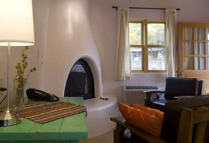 בית מלון כפרי Abiquiu Inn