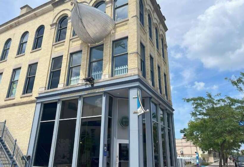 Otel Blue Harbor Resort And Conference Center