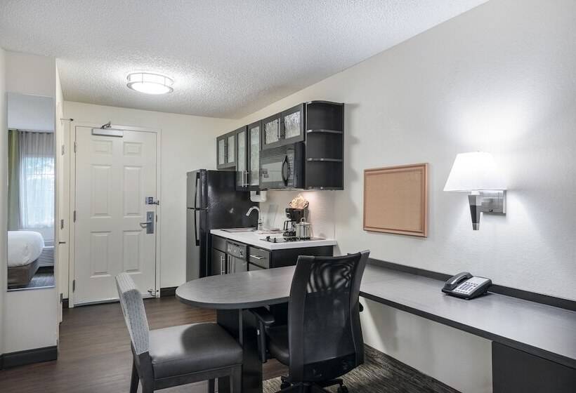 ホテル Candlewood Suites Lake Mary, An Ihg