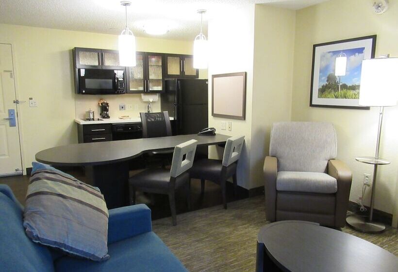 ホテル Candlewood Suites Lake Mary, An Ihg