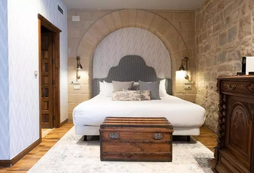 Hotell Cetina Palacio De Los Salcedo