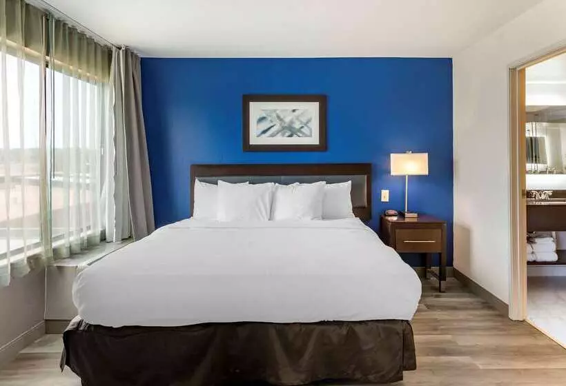 هتل Comfort Inn & Suites Grand Blanc Flint